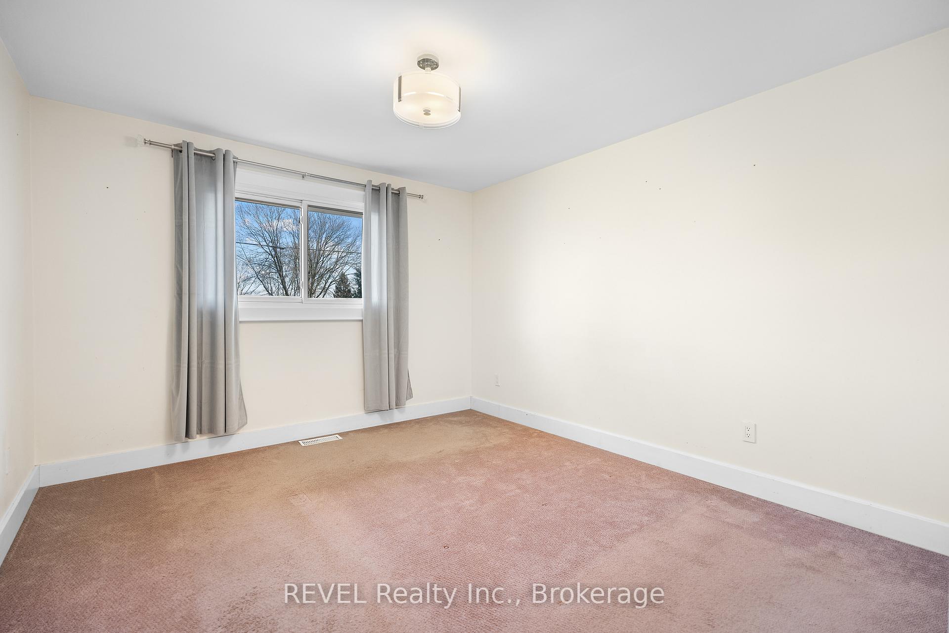 Photo 15 of 6 Stella Street, Pelham, Fonthill — HOMEH