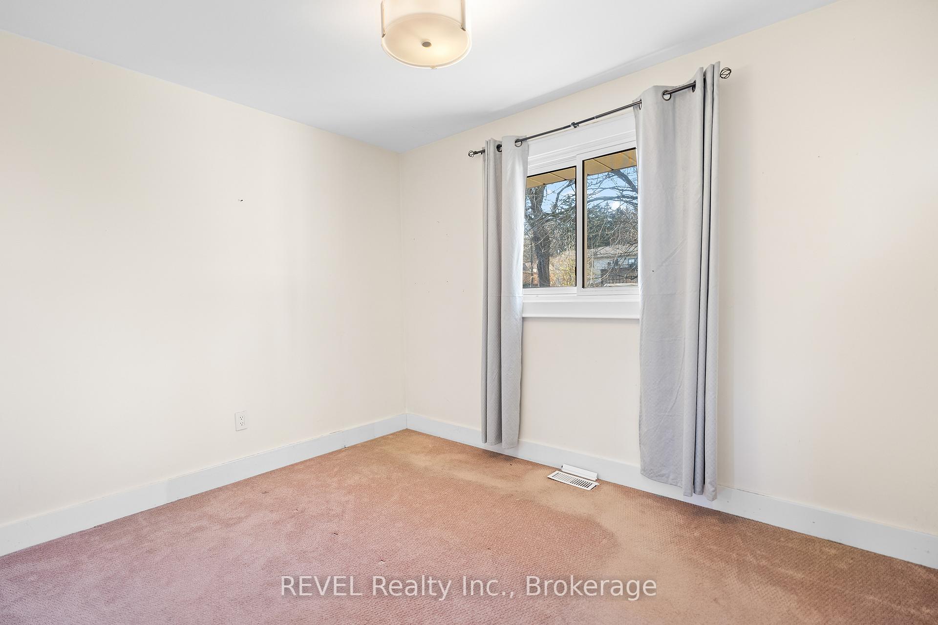 Photo 17 of 6 Stella Street, Pelham, Fonthill — HOMEH