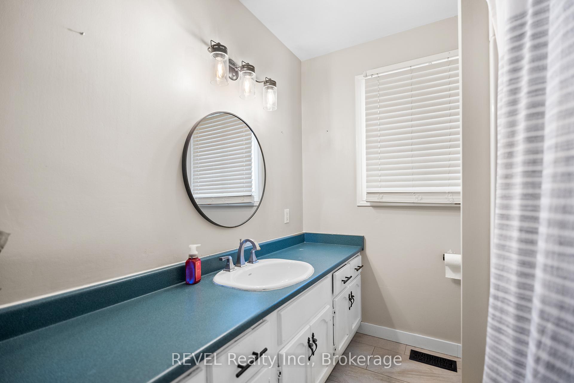 Photo 19 of 6 Stella Street, Pelham, Fonthill — HOMEH