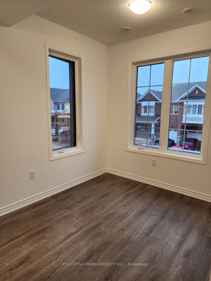 Photo 4 of 1585 Moira Crescent, Milton, Bowes — HOMEH