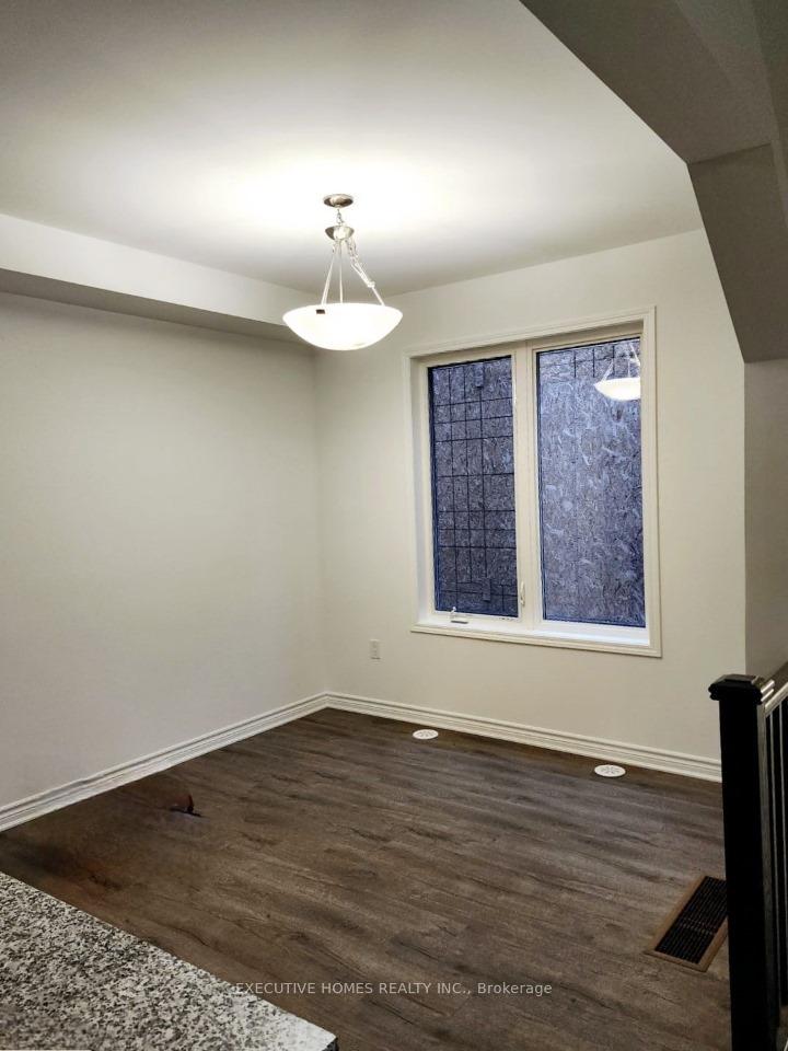 Photo 5 of 1585 Moira Crescent, Milton, Bowes — HOMEH