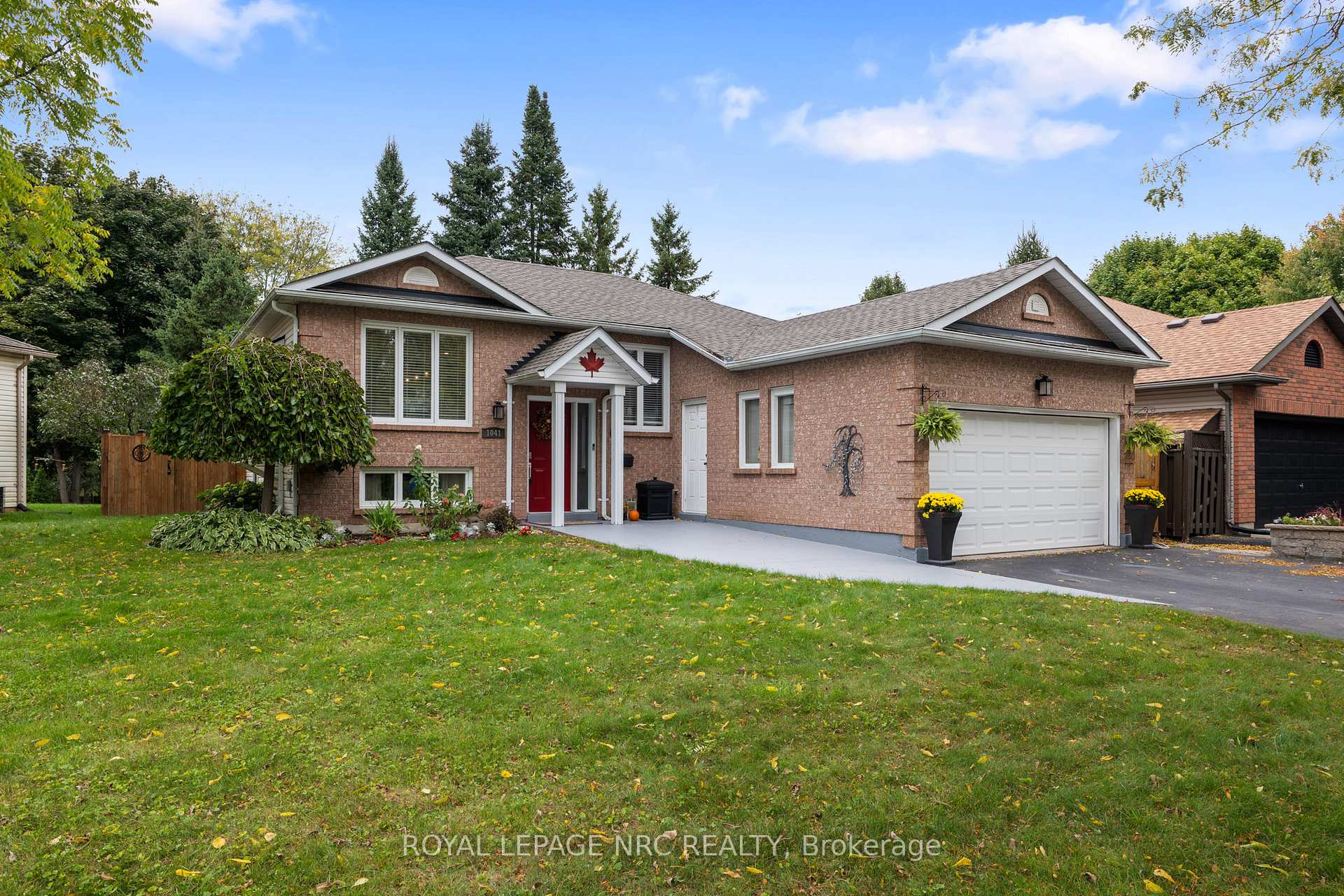 Photo 2 of 1041 Quaker Road, Pelham, Fonthill — HOMEH