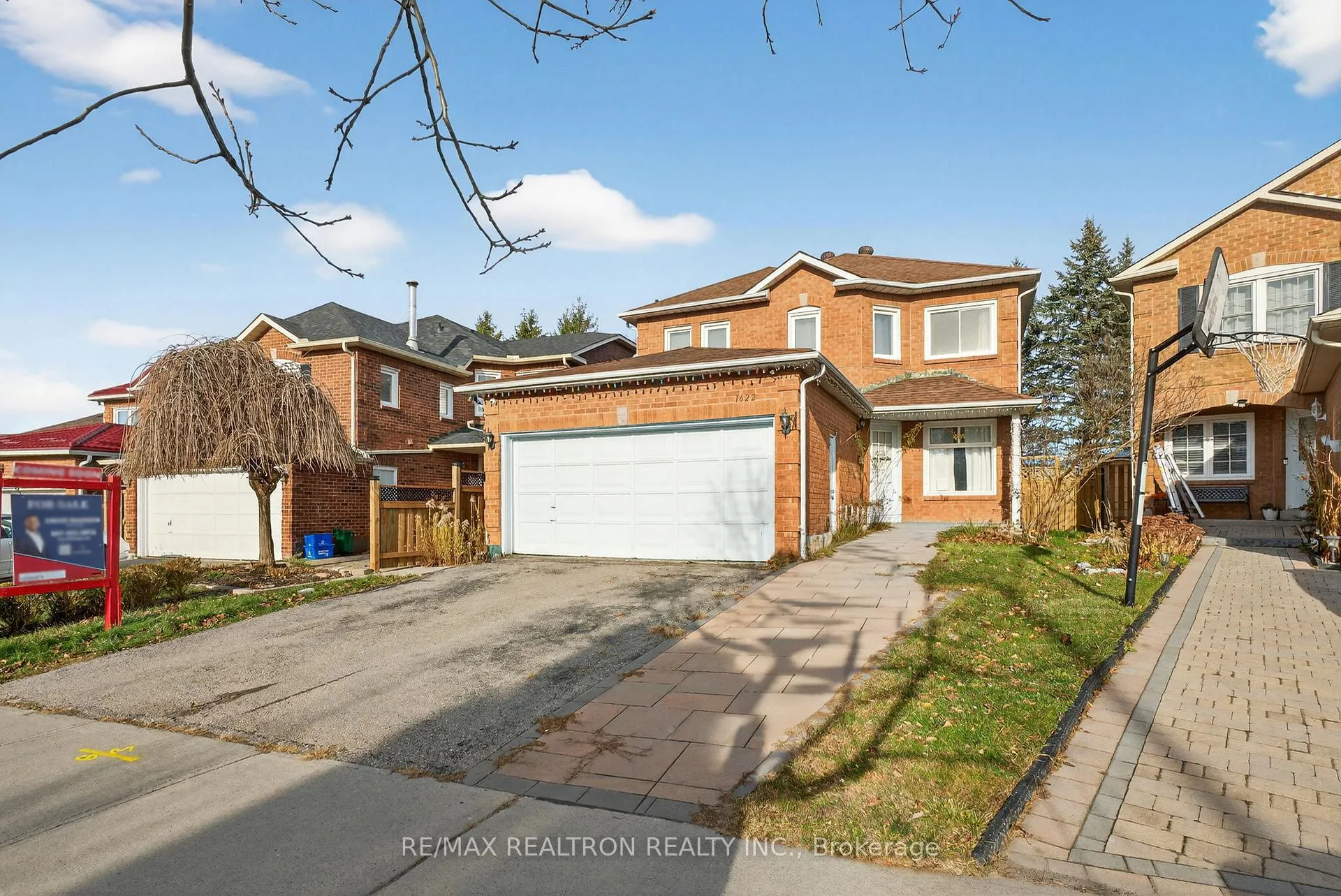 Photo 2 of 1622 Hollyhedge Drive, Pickering, Brock Ridge — HOMEH