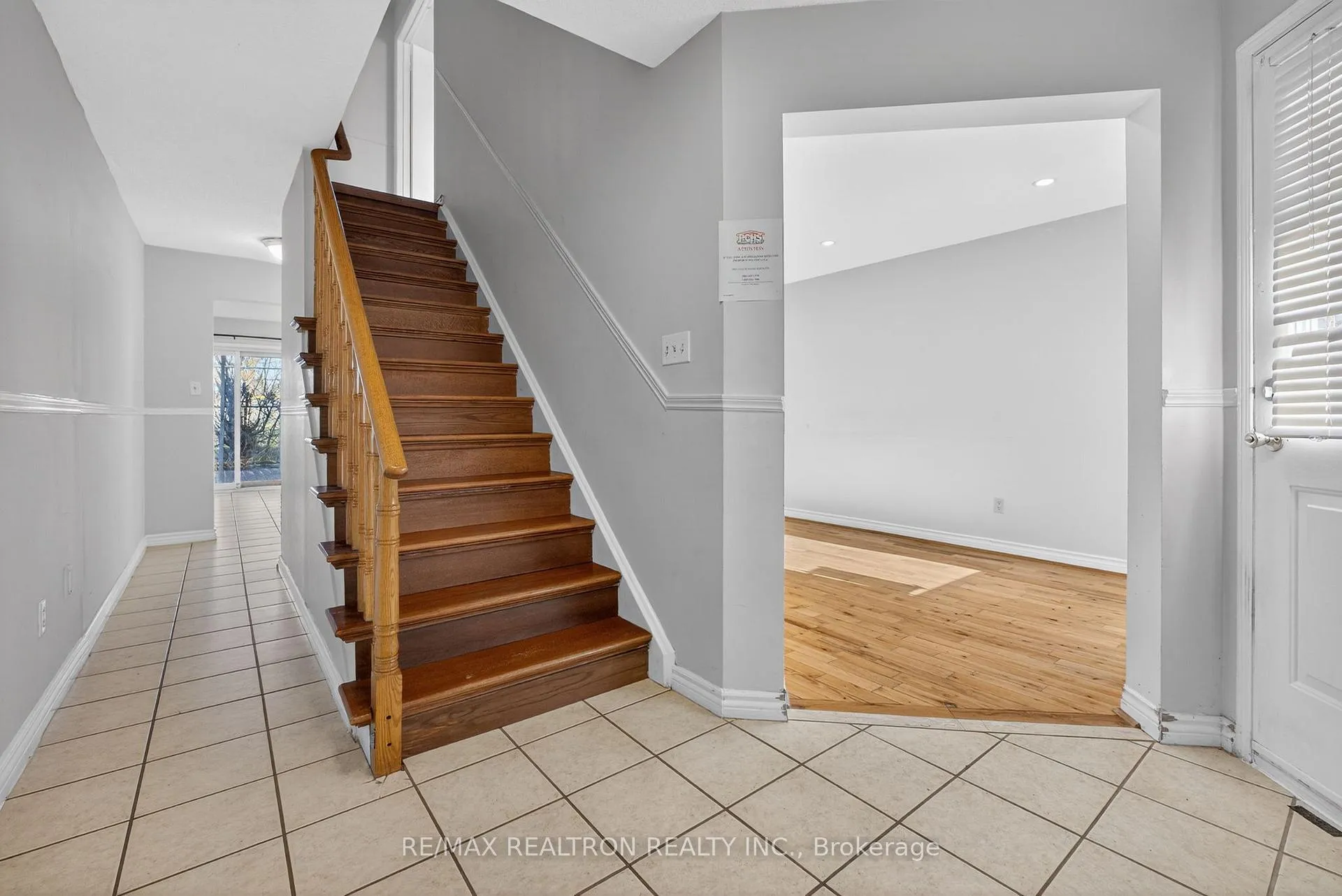 Photo 4 of 1622 Hollyhedge Drive, Pickering, Brock Ridge — HOMEH
