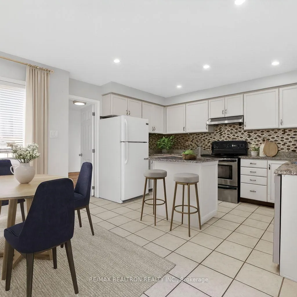 Photo 11 of 1622 Hollyhedge Drive, Pickering, Brock Ridge — HOMEH