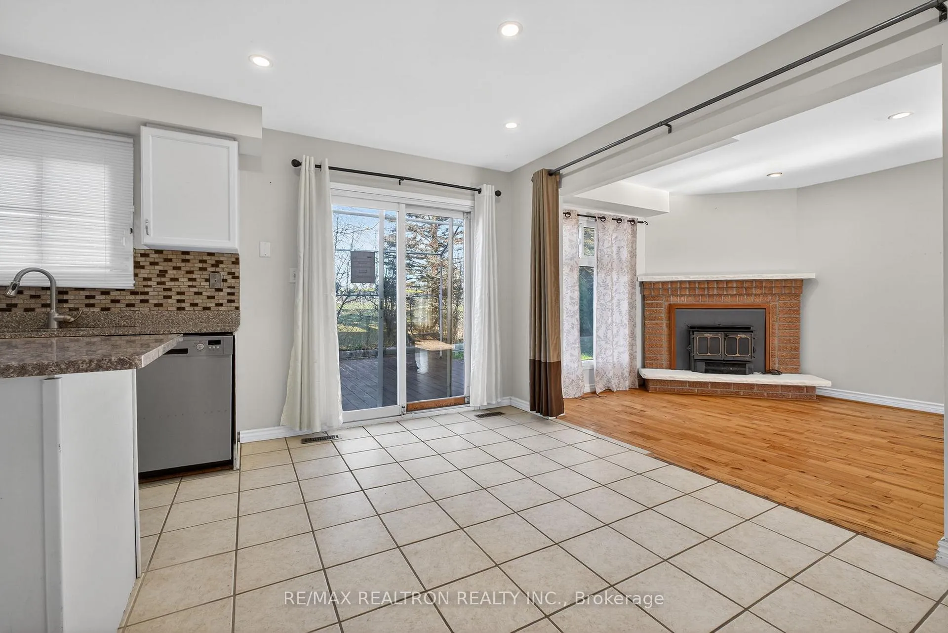 Photo 14 of 1622 Hollyhedge Drive, Pickering, Brock Ridge — HOMEH