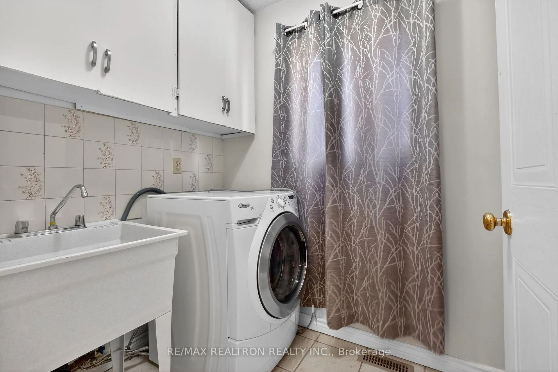 Photo 17 of 1622 Hollyhedge Drive, Pickering, Brock Ridge — HOMEH