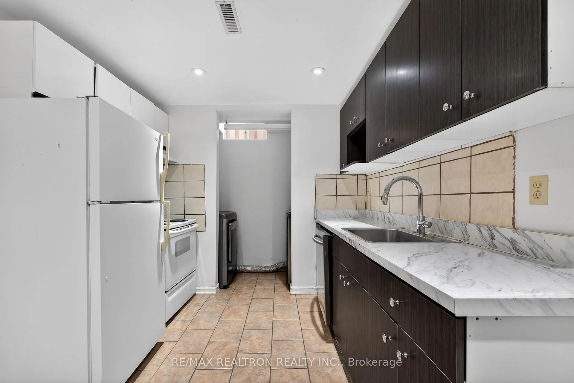 Photo 35 of 1622 Hollyhedge Drive, Pickering, Brock Ridge — HOMEH