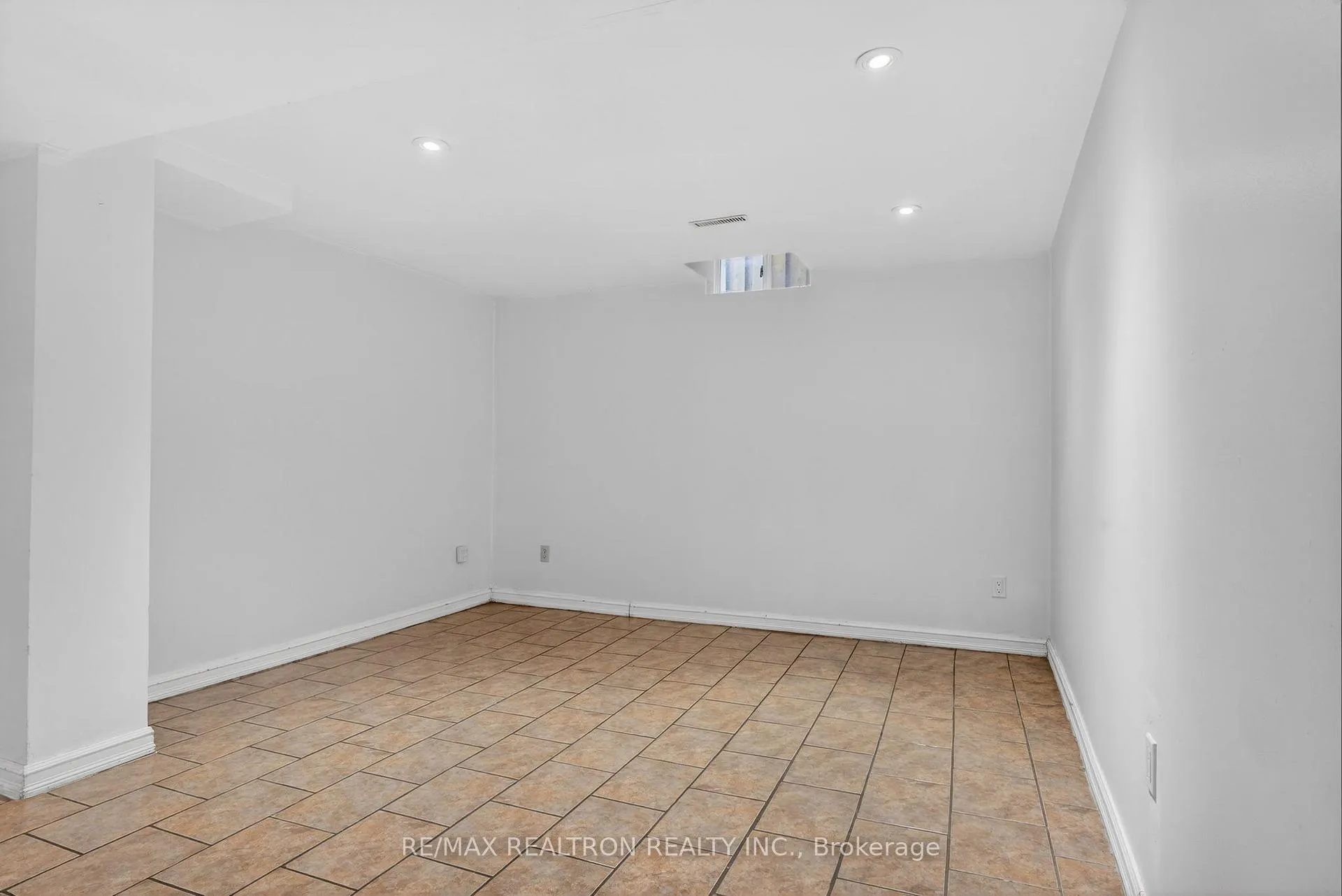 Photo 36 of 1622 Hollyhedge Drive, Pickering, Brock Ridge — HOMEH