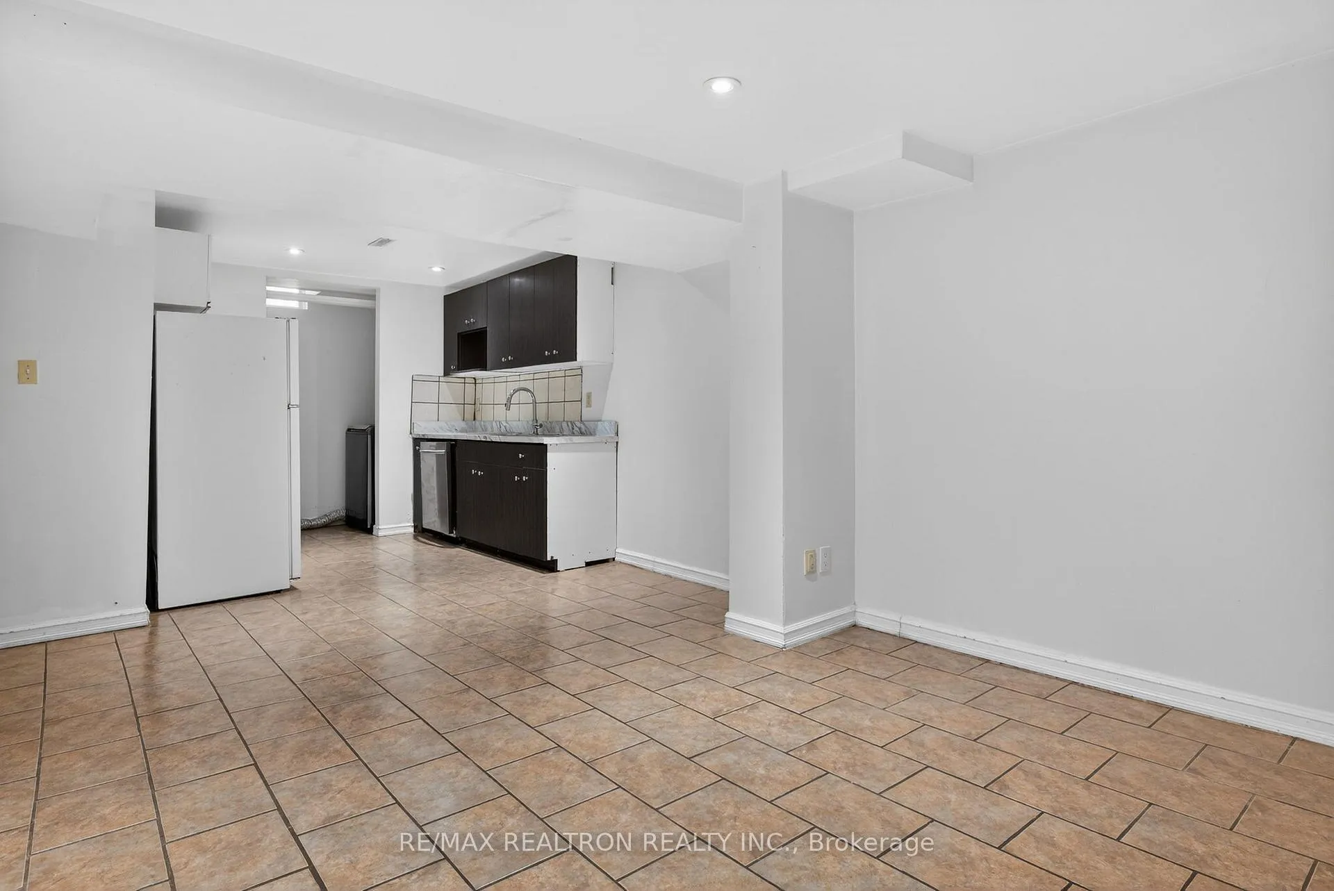 Photo 37 of 1622 Hollyhedge Drive, Pickering, Brock Ridge — HOMEH