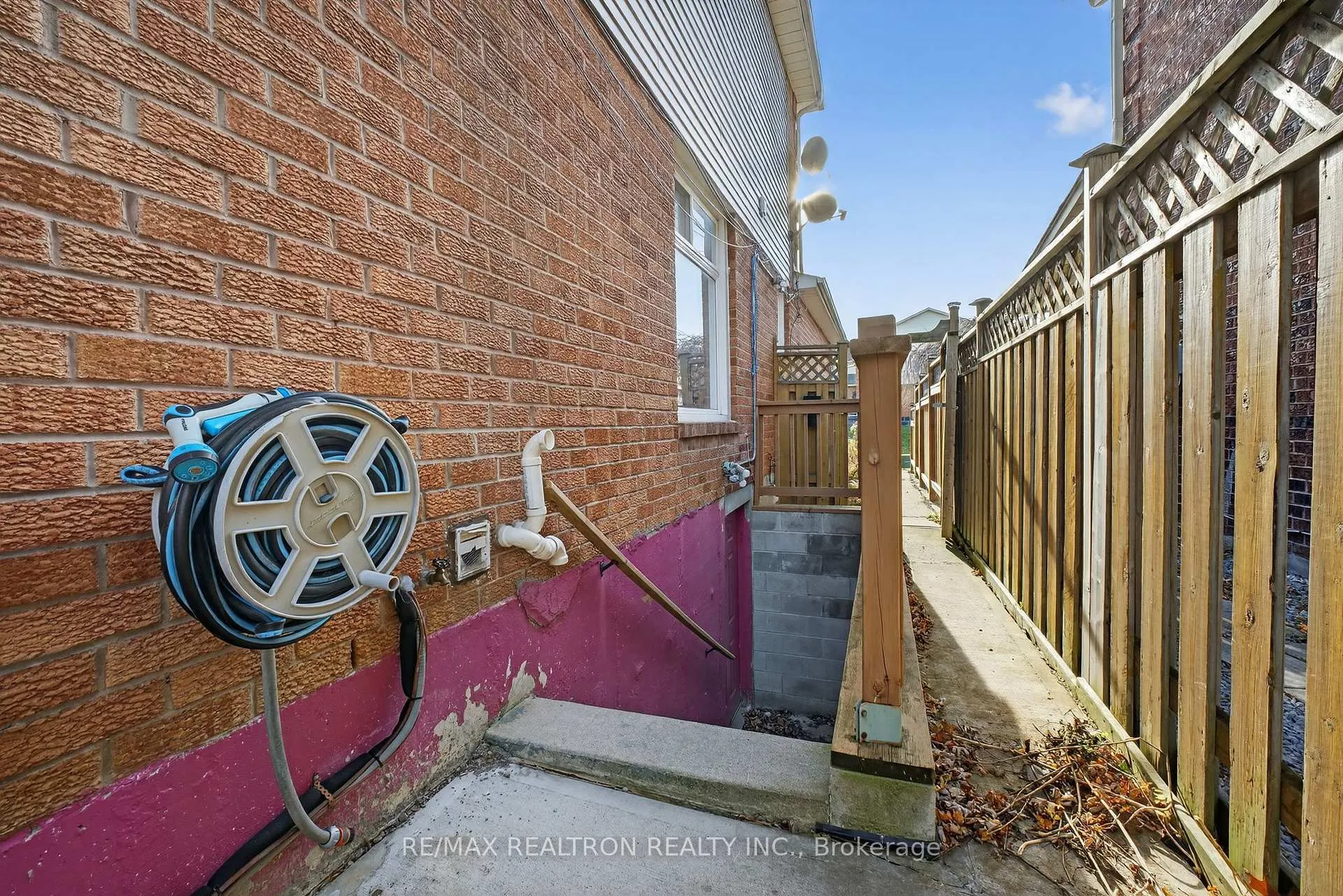 Photo 38 of 1622 Hollyhedge Drive, Pickering, Brock Ridge — HOMEH