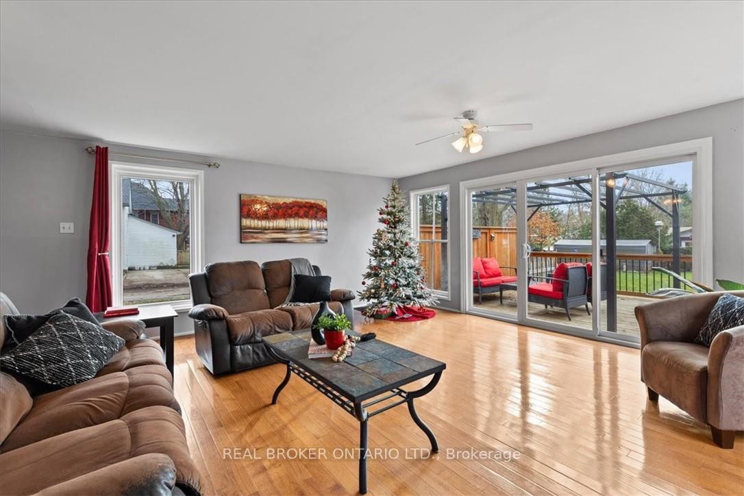 Photo 14 of 207 Huron Road, Perth South, Sebringville — HOMEH