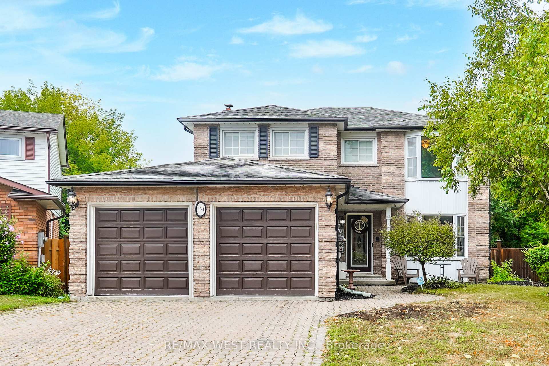 Front of 354 Blackthorn Street
