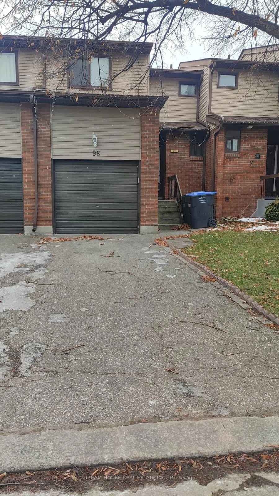 Front of Unit 96, 96 Carleton Place