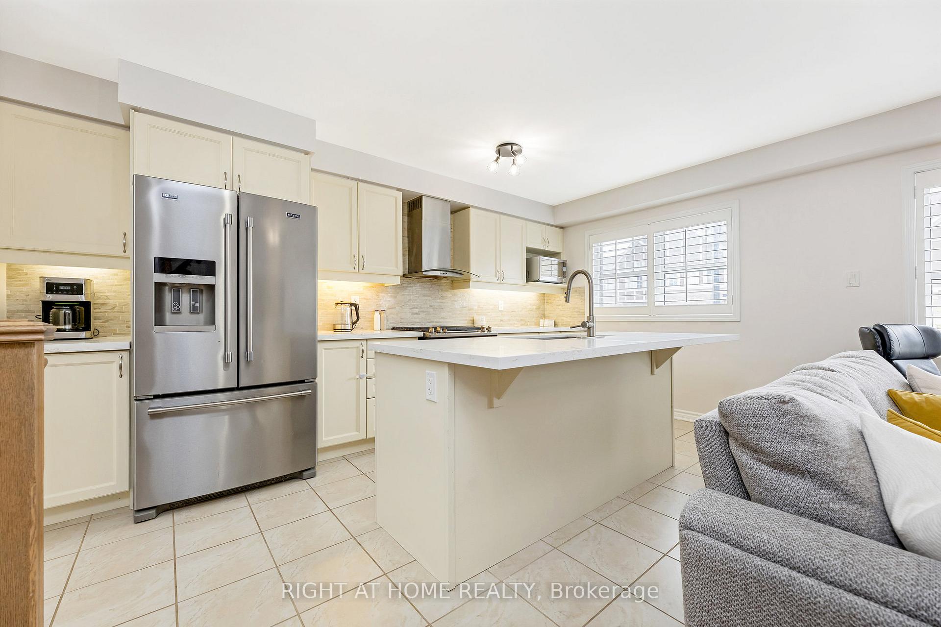Photo 5 of 273 Casson Point, Milton, Ford — HOMEH