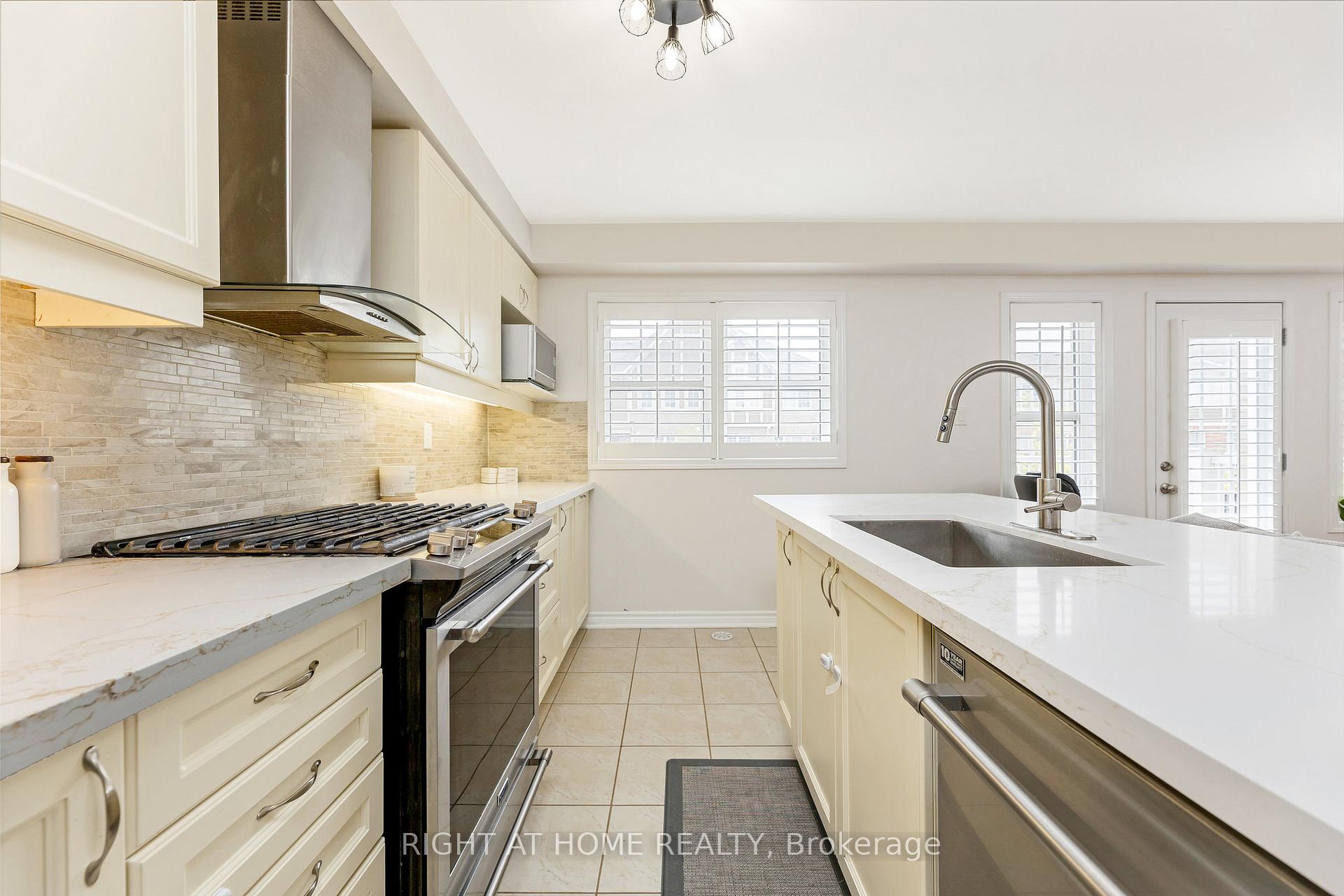 Photo 8 of 273 Casson Point, Milton, Ford — HOMEH
