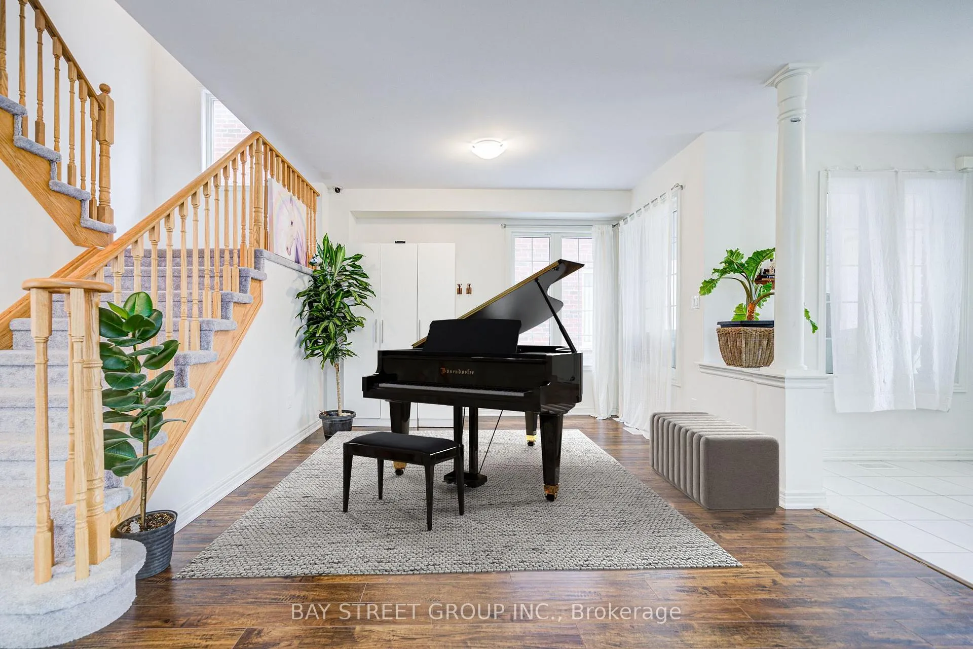 Photo 5 of 1804 Grandview Street N, Oshawa, Taunton — HOMEH