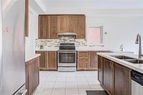 Photo 12 of 1804 Grandview Street N, Oshawa, Taunton — HOMEH