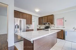 Photo 13 of 1804 Grandview Street N, Oshawa, Taunton — HOMEH