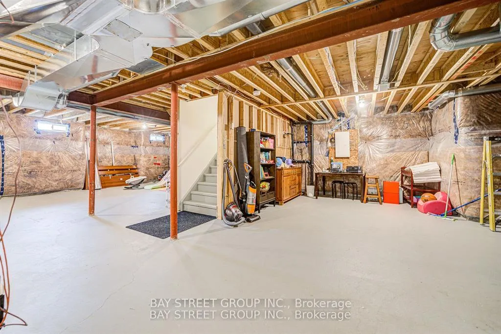 Photo 30 of 1804 Grandview Street N, Oshawa, Taunton — HOMEH
