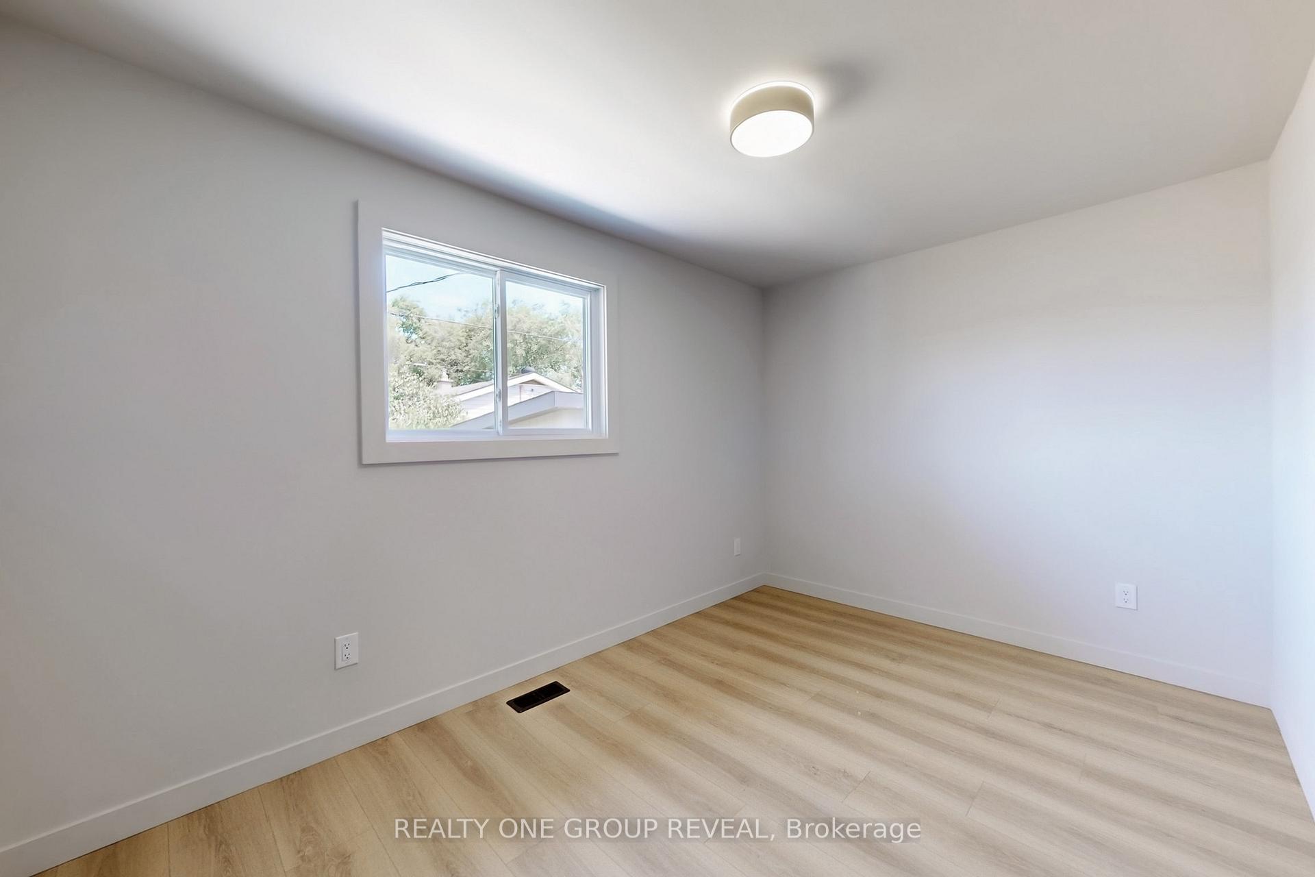 Photo 24 of Unit UPPER, 739 Annland Street, Pickering, Bay Ridges — HOMEH