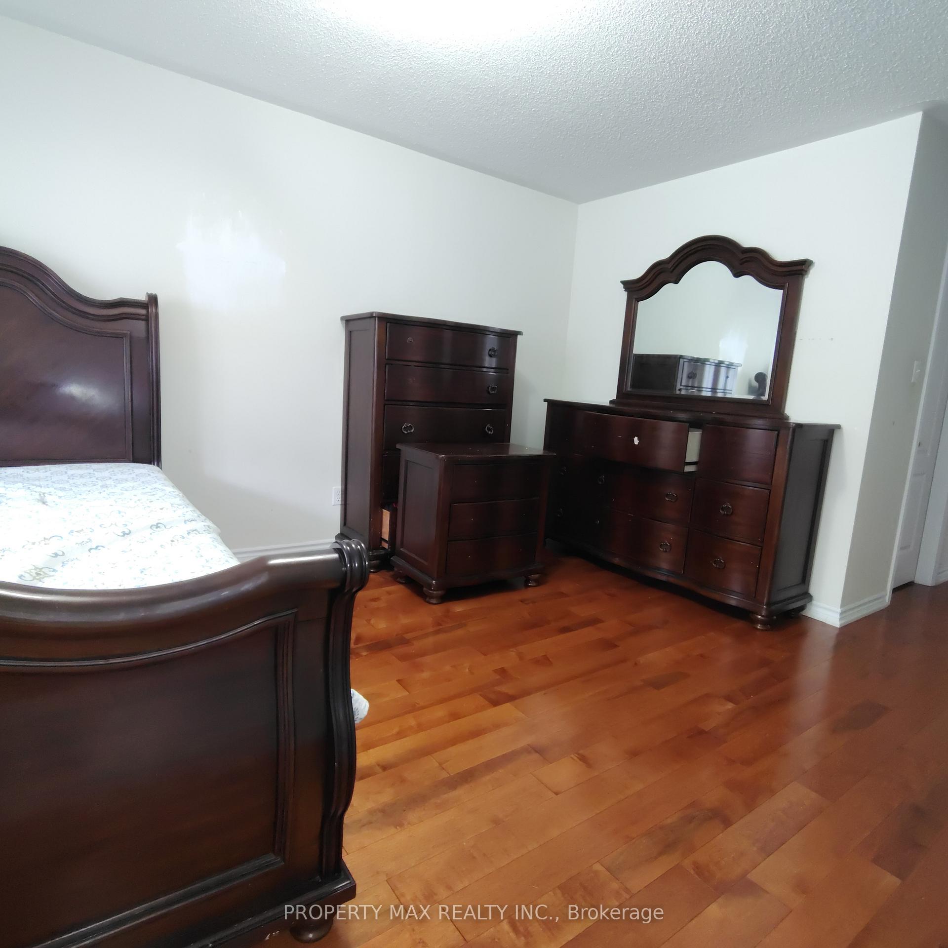 Photo 12 of 1517 Dusty Drive, Pickering, Duffin Heights — HOMEH