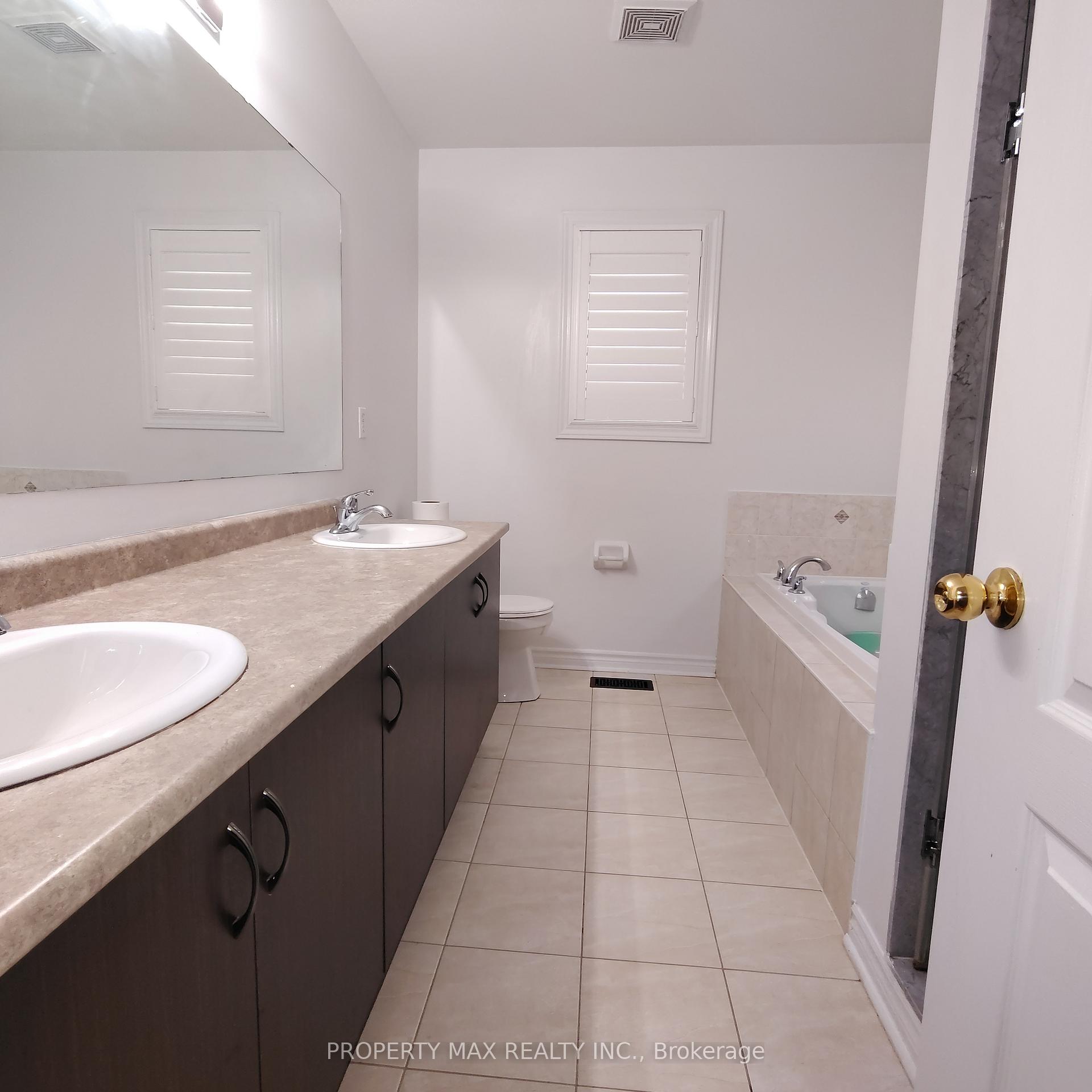 Photo 13 of 1517 Dusty Drive, Pickering, Duffin Heights — HOMEH