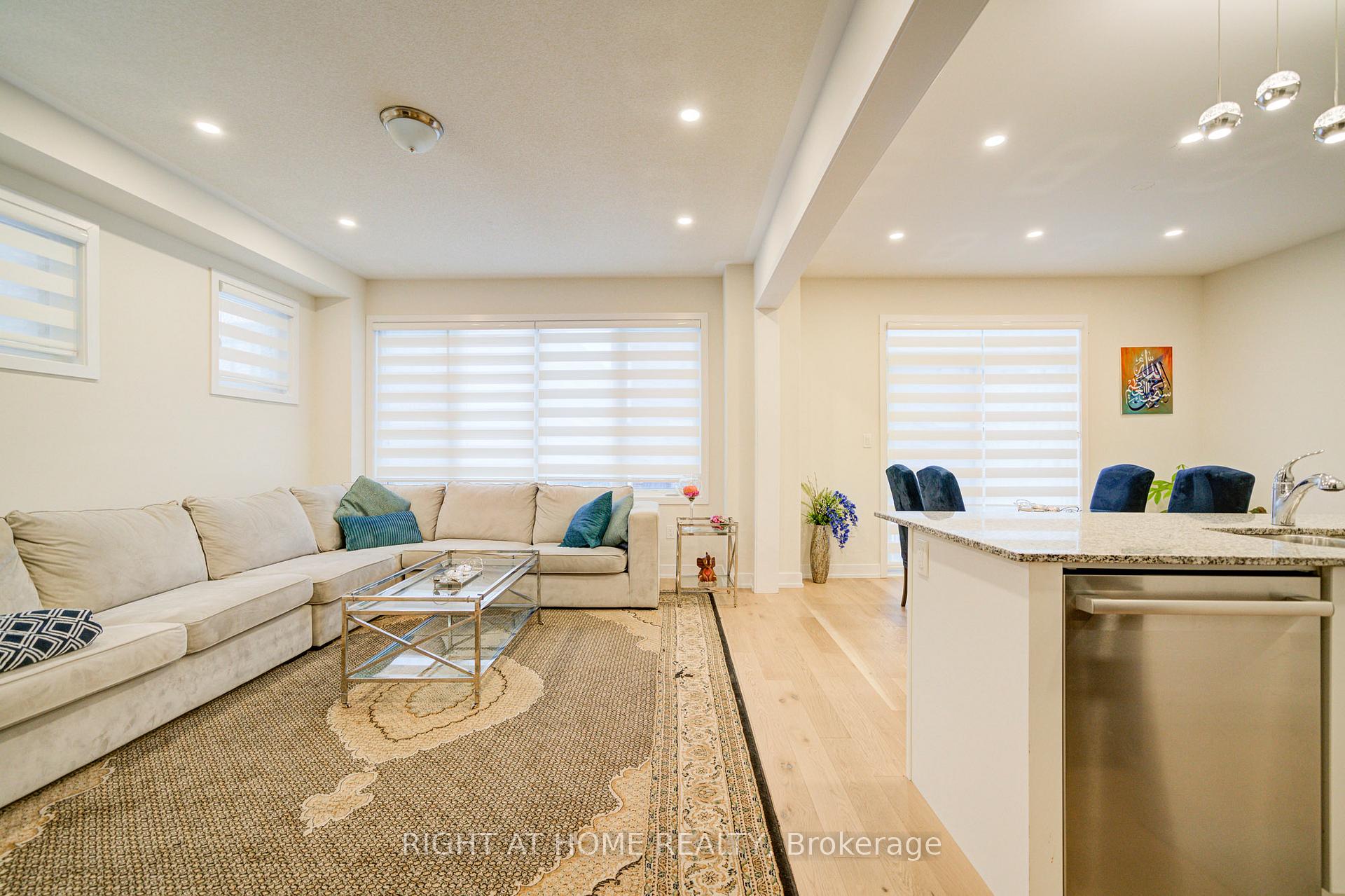 Photo 10 of 637 Leatherleaf Landing, Milton, Cobban — HOMEH