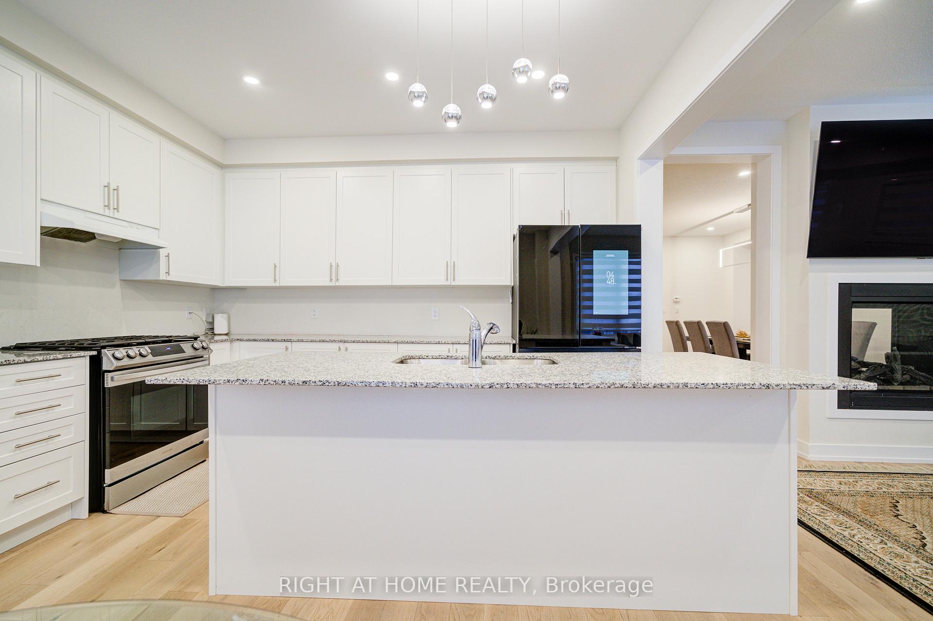 Photo 16 of 637 Leatherleaf Landing, Milton, Cobban — HOMEH