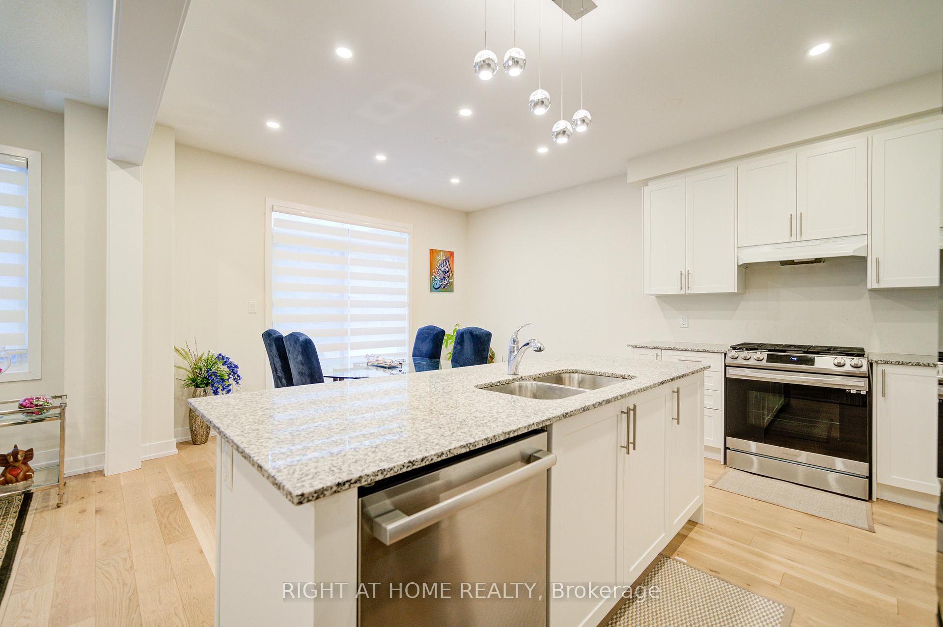 Photo 18 of 637 Leatherleaf Landing, Milton, Cobban — HOMEH
