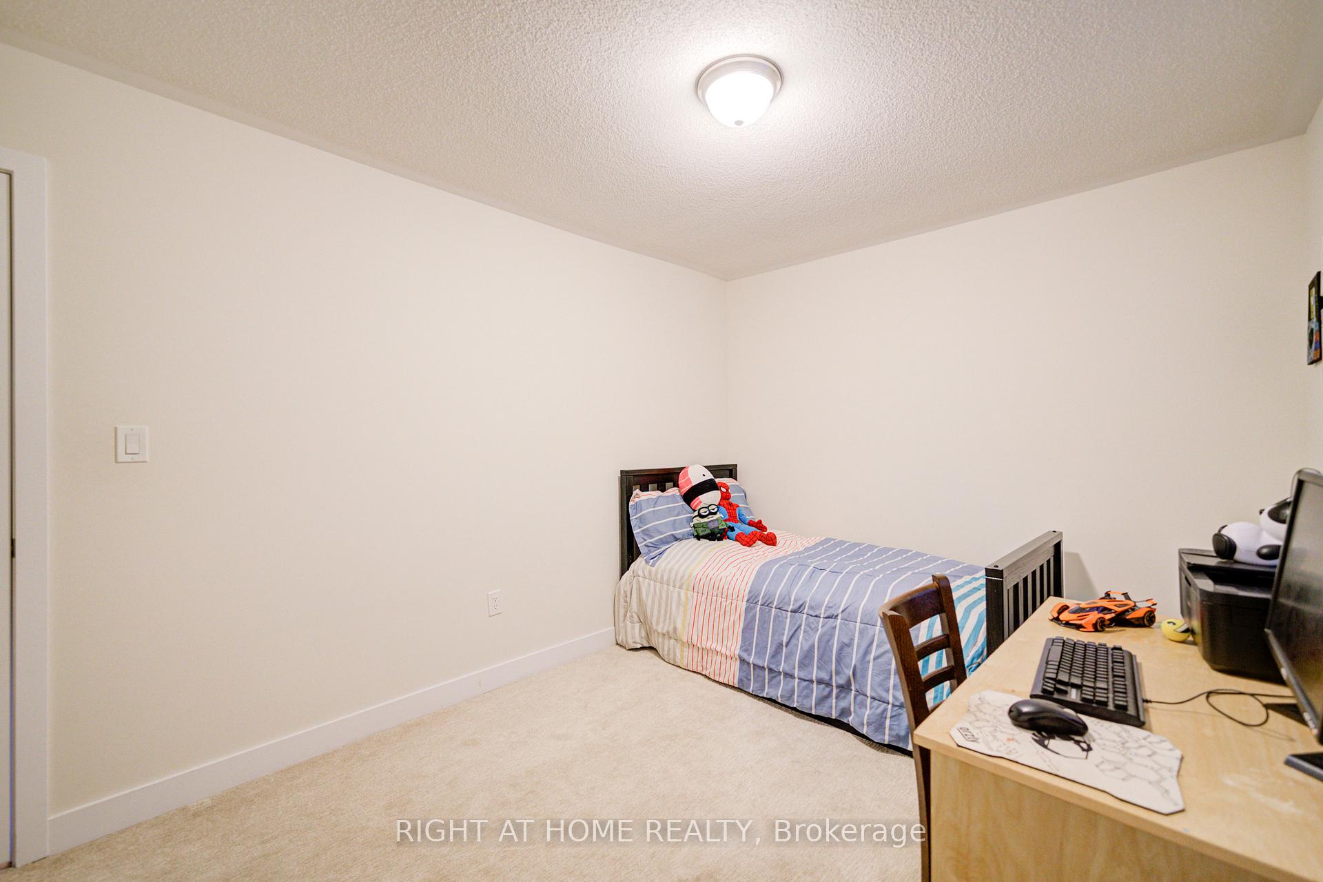 Photo 37 of 637 Leatherleaf Landing, Milton, Cobban — HOMEH