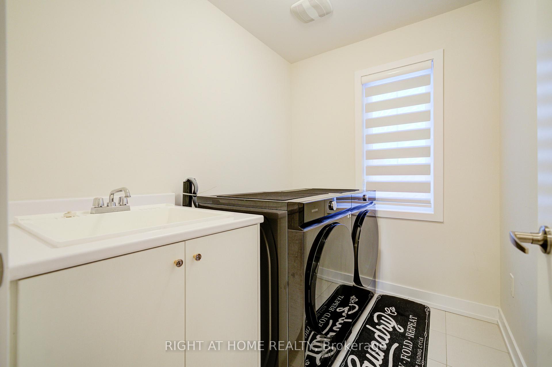 Photo 40 of 637 Leatherleaf Landing, Milton, Cobban — HOMEH