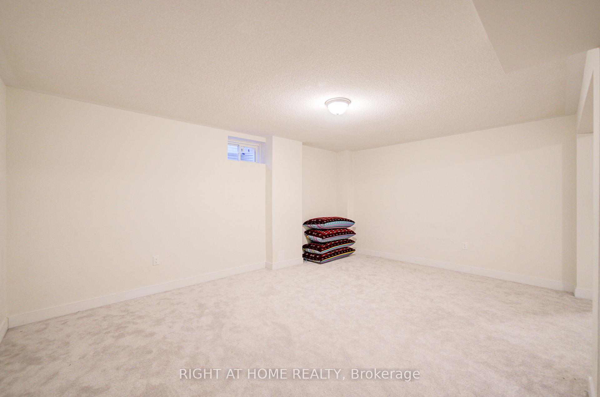 Photo 47 of 637 Leatherleaf Landing, Milton, Cobban — HOMEH