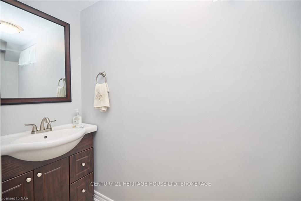 Photo 23 of 5 Cherrywood Avenue, Pelham, Fonthill — HOMEH