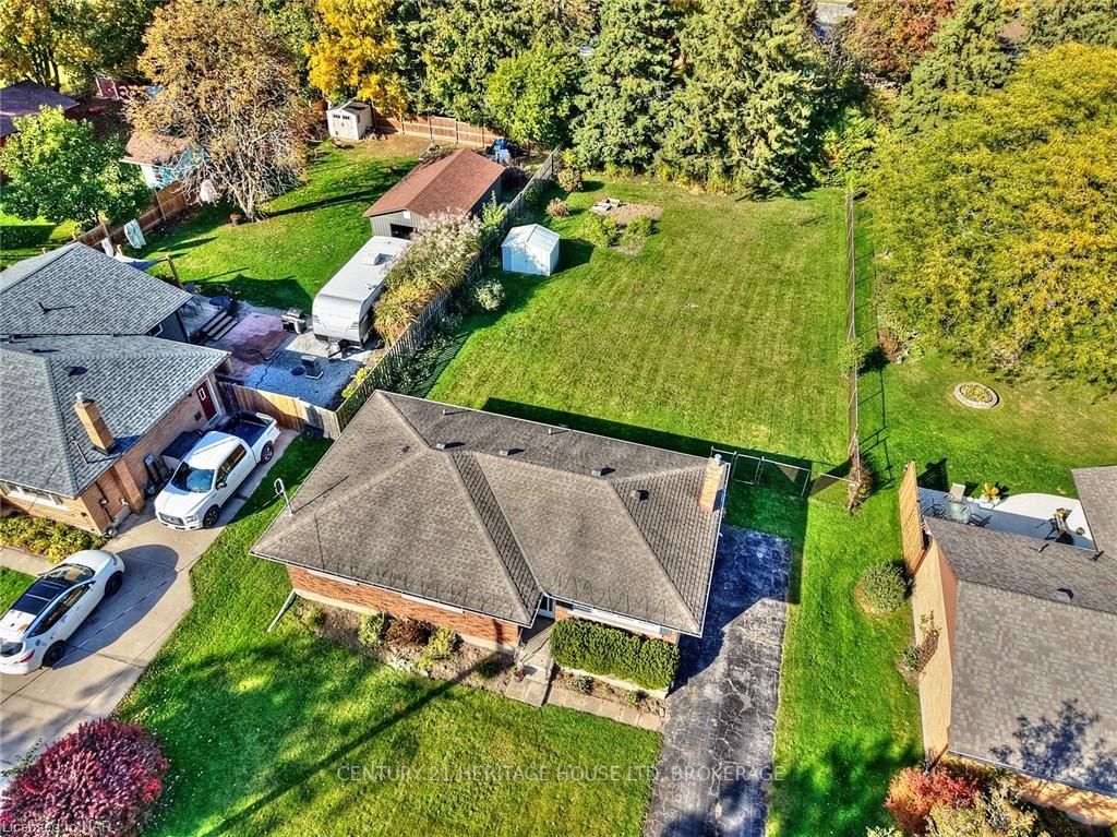 Photo 8 of 5 Cherrywood Avenue, Pelham, Fonthill — HOMEH