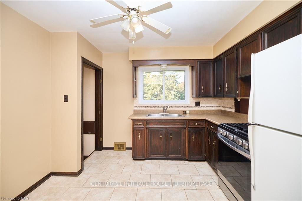 Photo 13 of 5 Cherrywood Avenue, Pelham, Fonthill — HOMEH