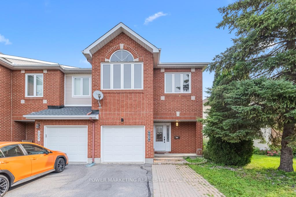 Front of 6059 Pineglade Crescent