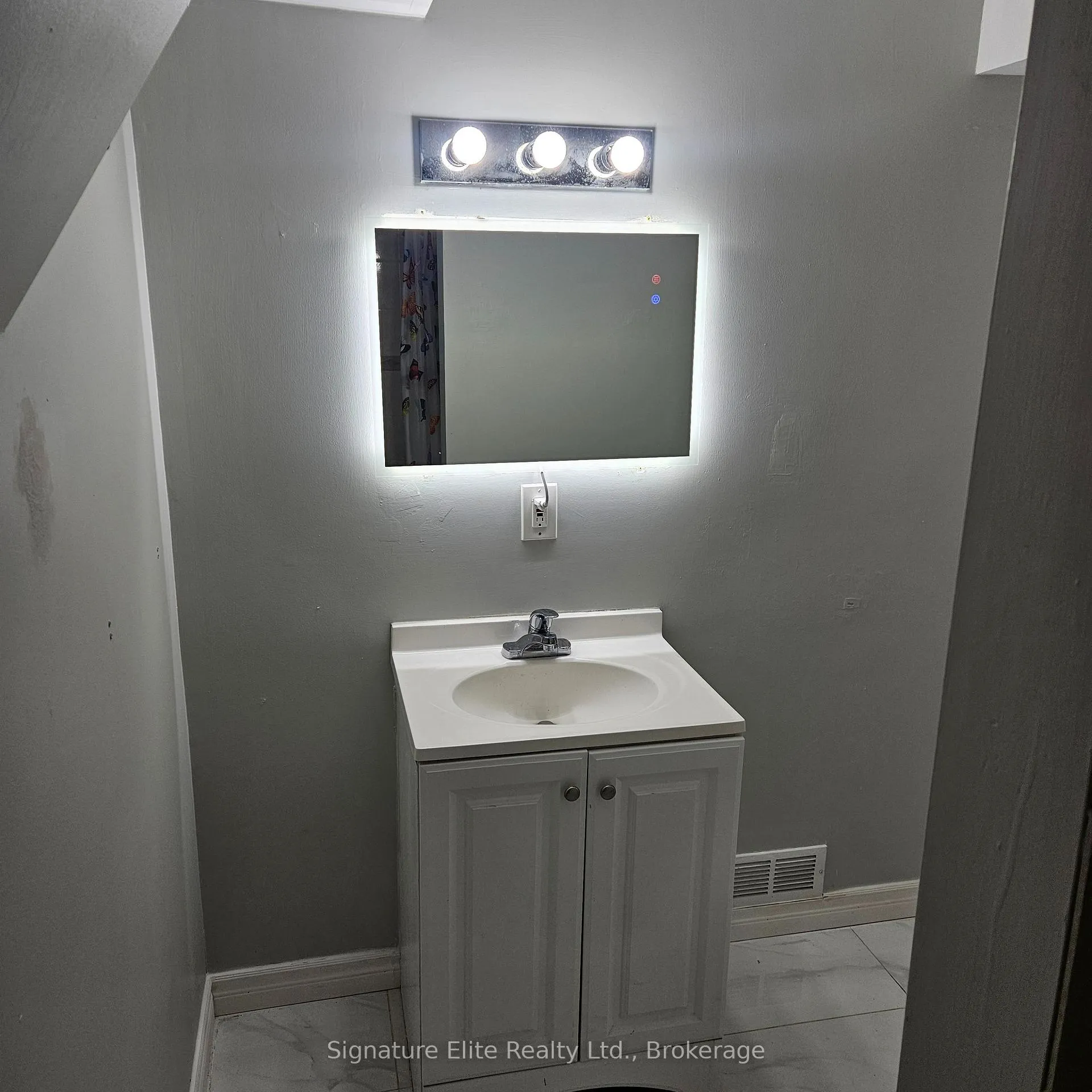 Photo 6 of Unit Lower, 1796 Silver Maple Drive, Pickering, Amberlea — HOMEH