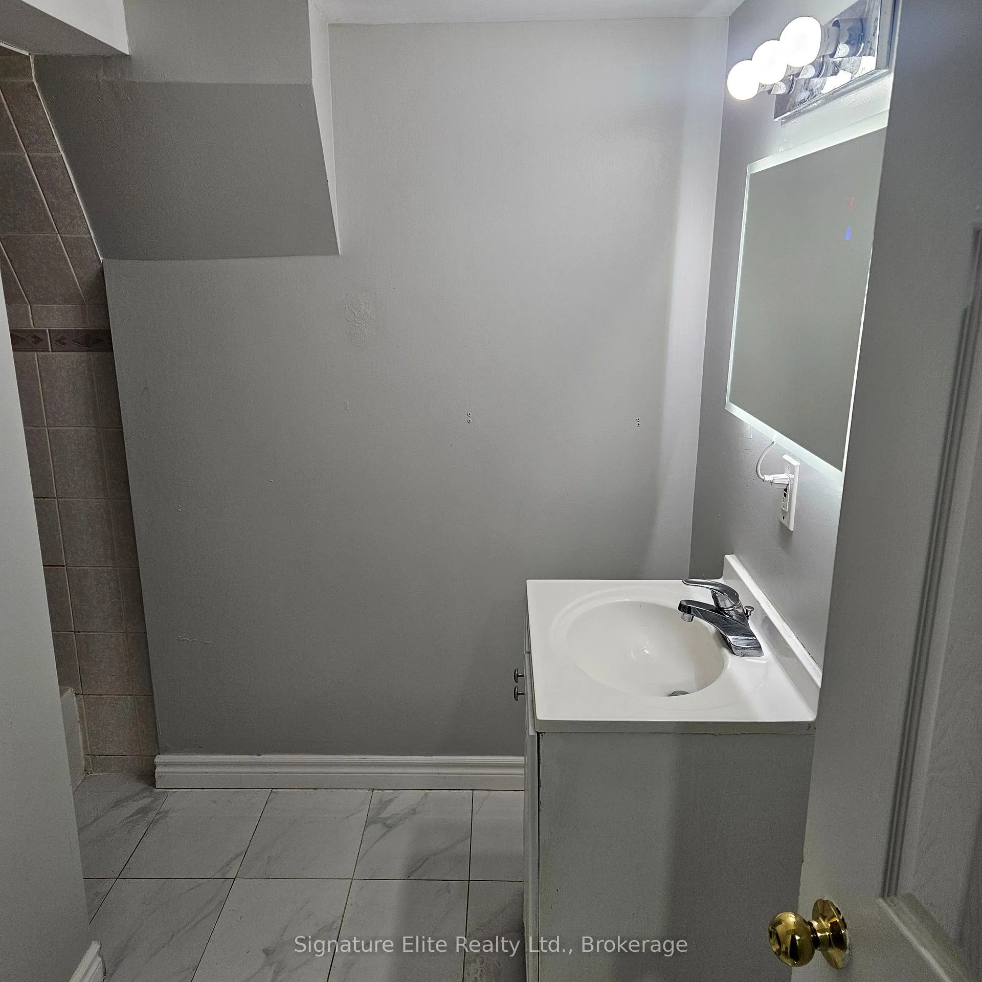 Photo 7 of Unit Lower, 1796 Silver Maple Drive, Pickering, Amberlea — HOMEH