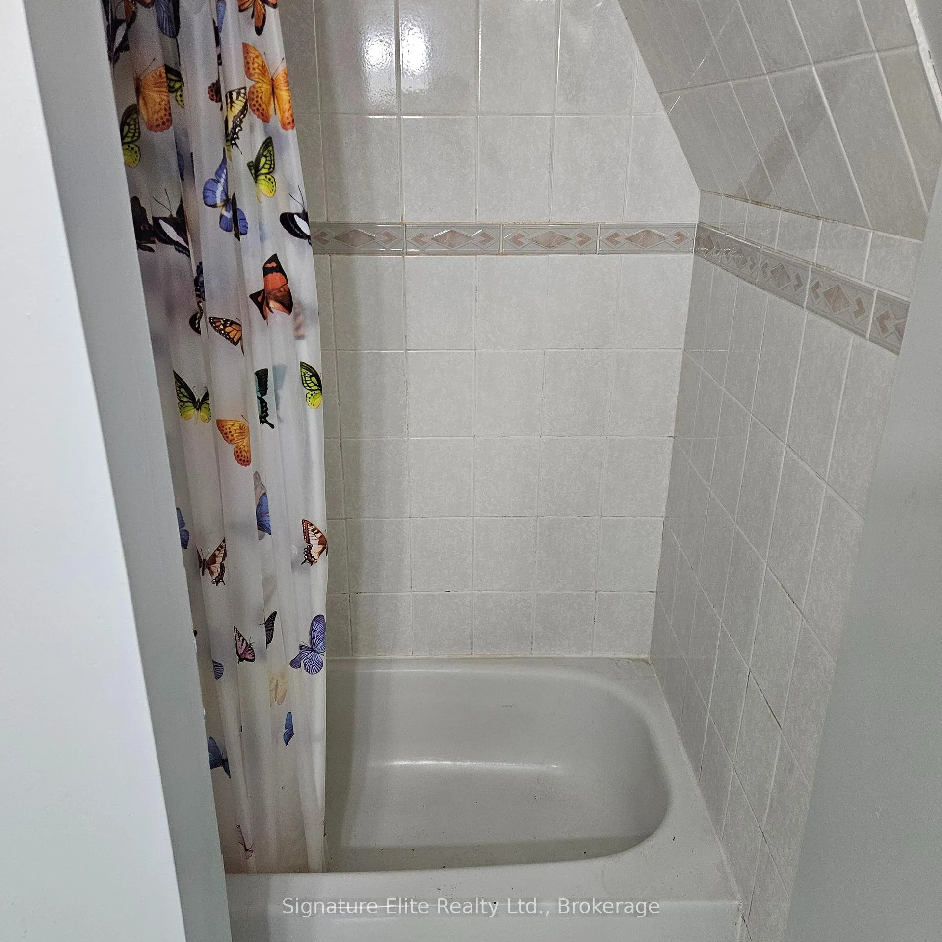 Photo 8 of Unit Lower, 1796 Silver Maple Drive, Pickering, Amberlea — HOMEH
