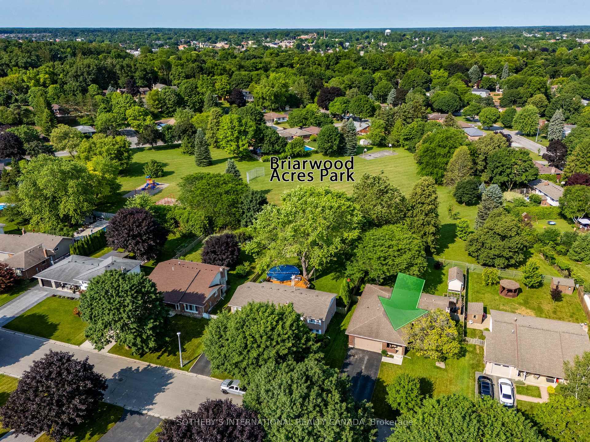 Photo 3 of 20 Sheridan Boulevard, Norfolk, Simcoe — HOMEH