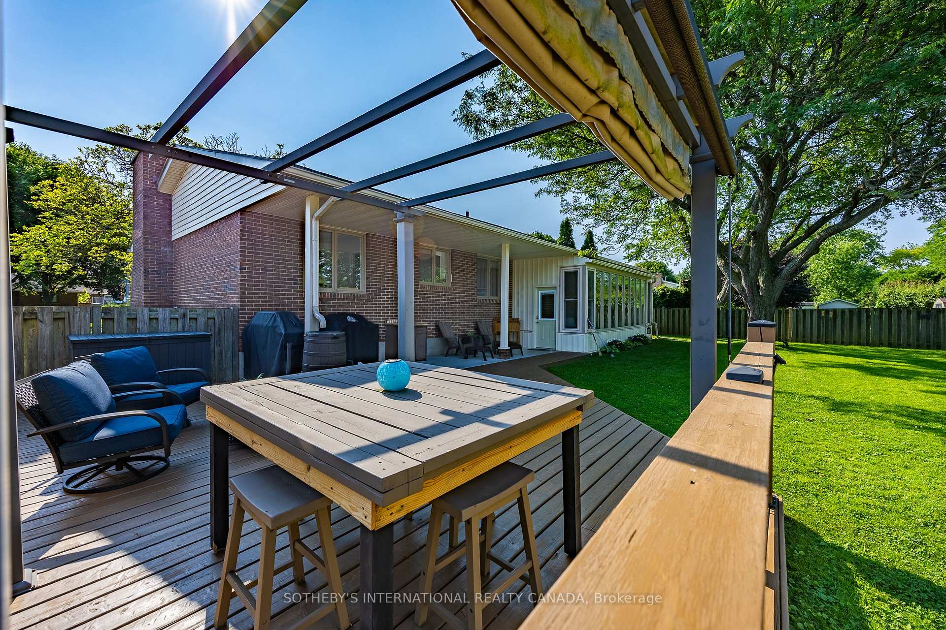 Photo 6 of 20 Sheridan Boulevard, Norfolk, Simcoe — HOMEH