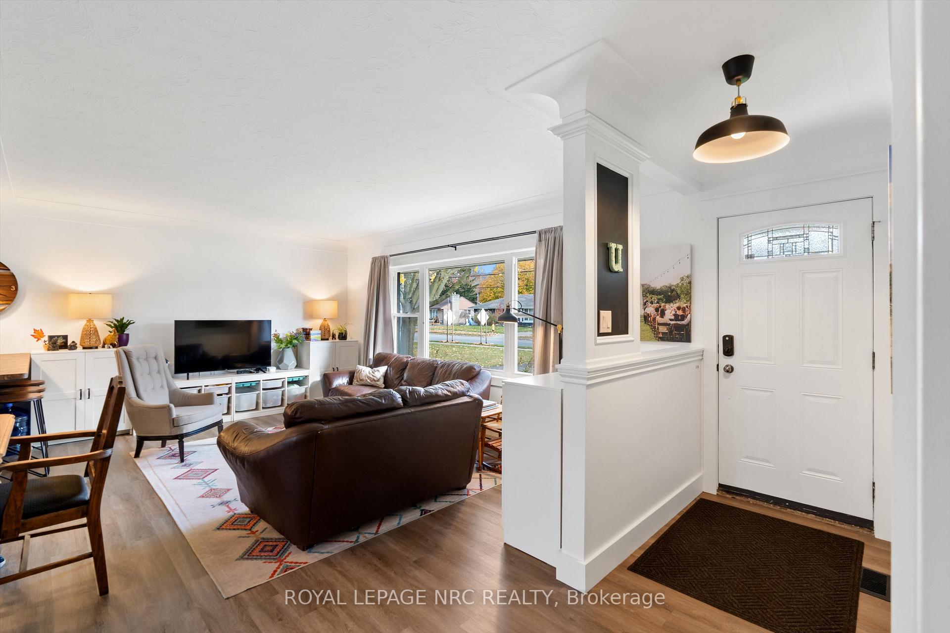 Photo 3 of 1368 Haist Street, Pelham, Fonthill — HOMEH