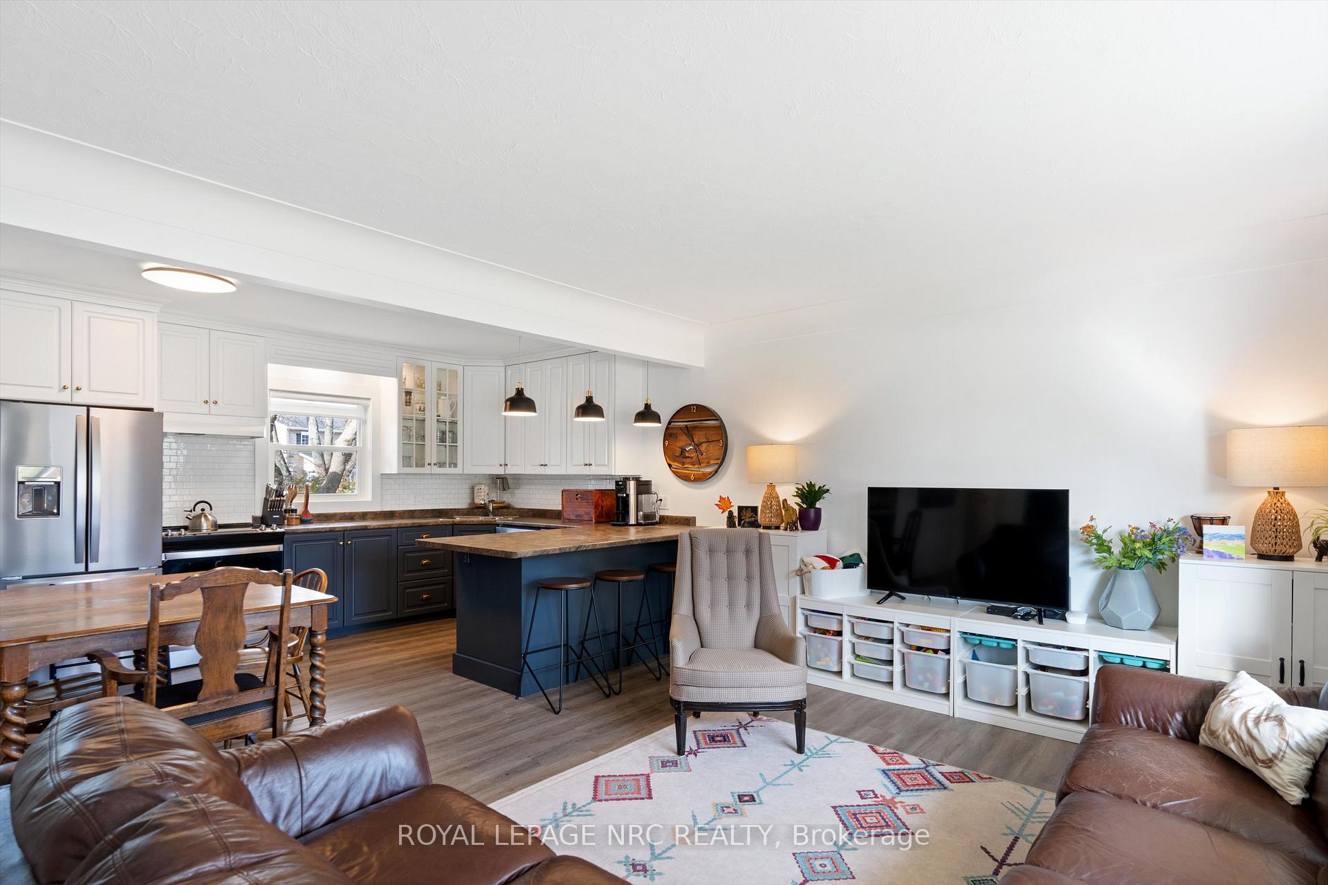 Photo 4 of 1368 Haist Street, Pelham, Fonthill — HOMEH