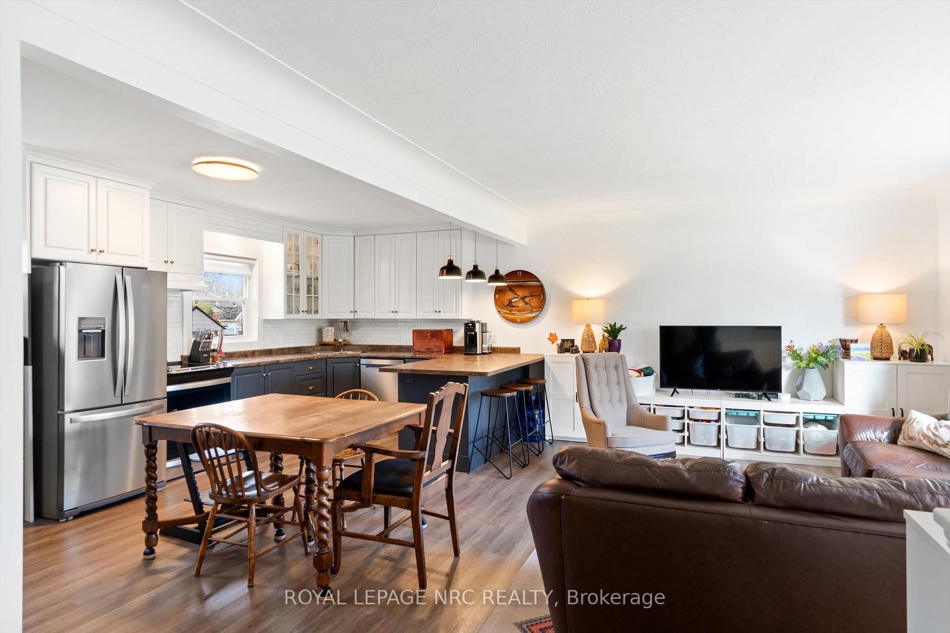 Photo 5 of 1368 Haist Street, Pelham, Fonthill — HOMEH