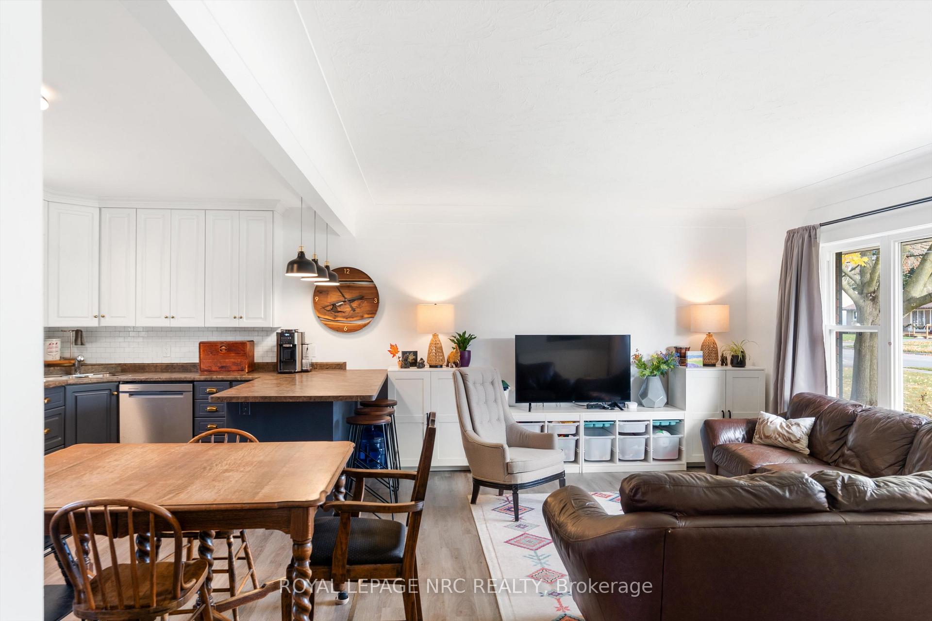 Photo 6 of 1368 Haist Street, Pelham, Fonthill — HOMEH