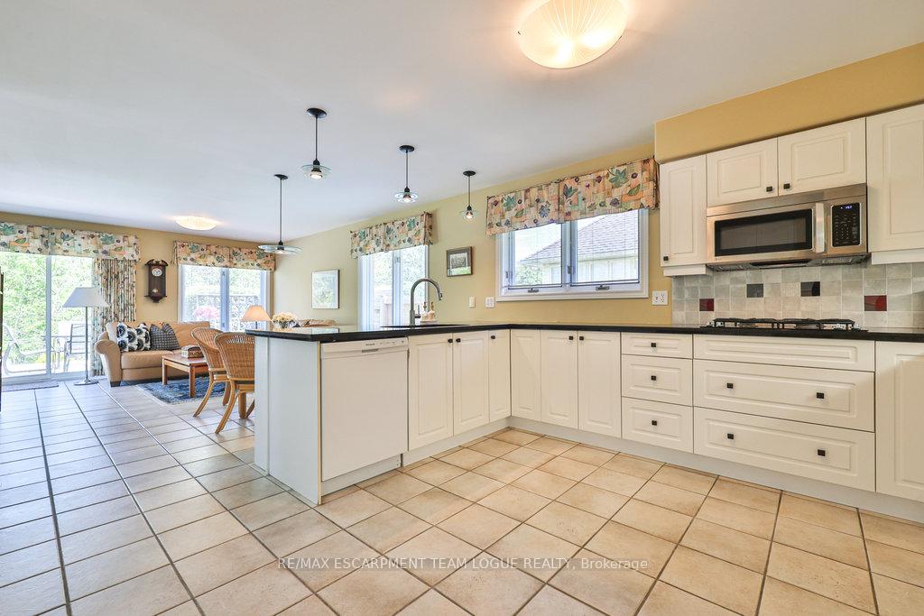 Photo 10 of 46 Somerset Drive, Norfolk, Port Dover — HOMEH