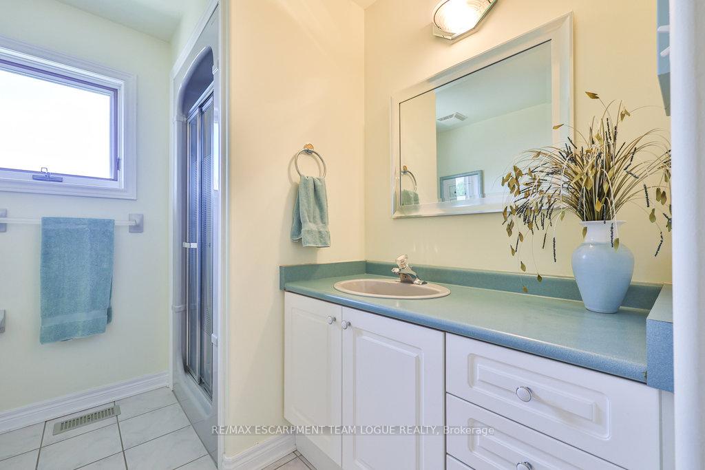 Photo 25 of 46 Somerset Drive, Norfolk, Port Dover — HOMEH