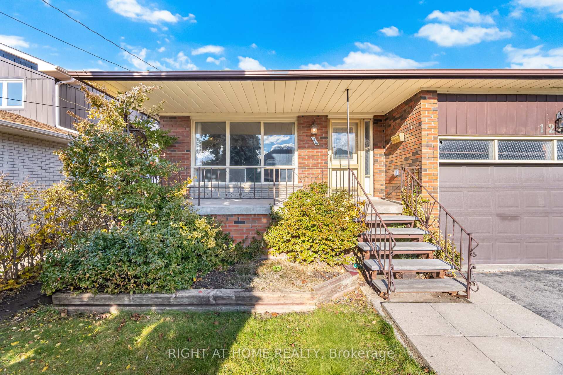 Photo 3 of Unit Main, 1286 Old Orchard Avenue, Pickering, Bay Ridges — HOMEH