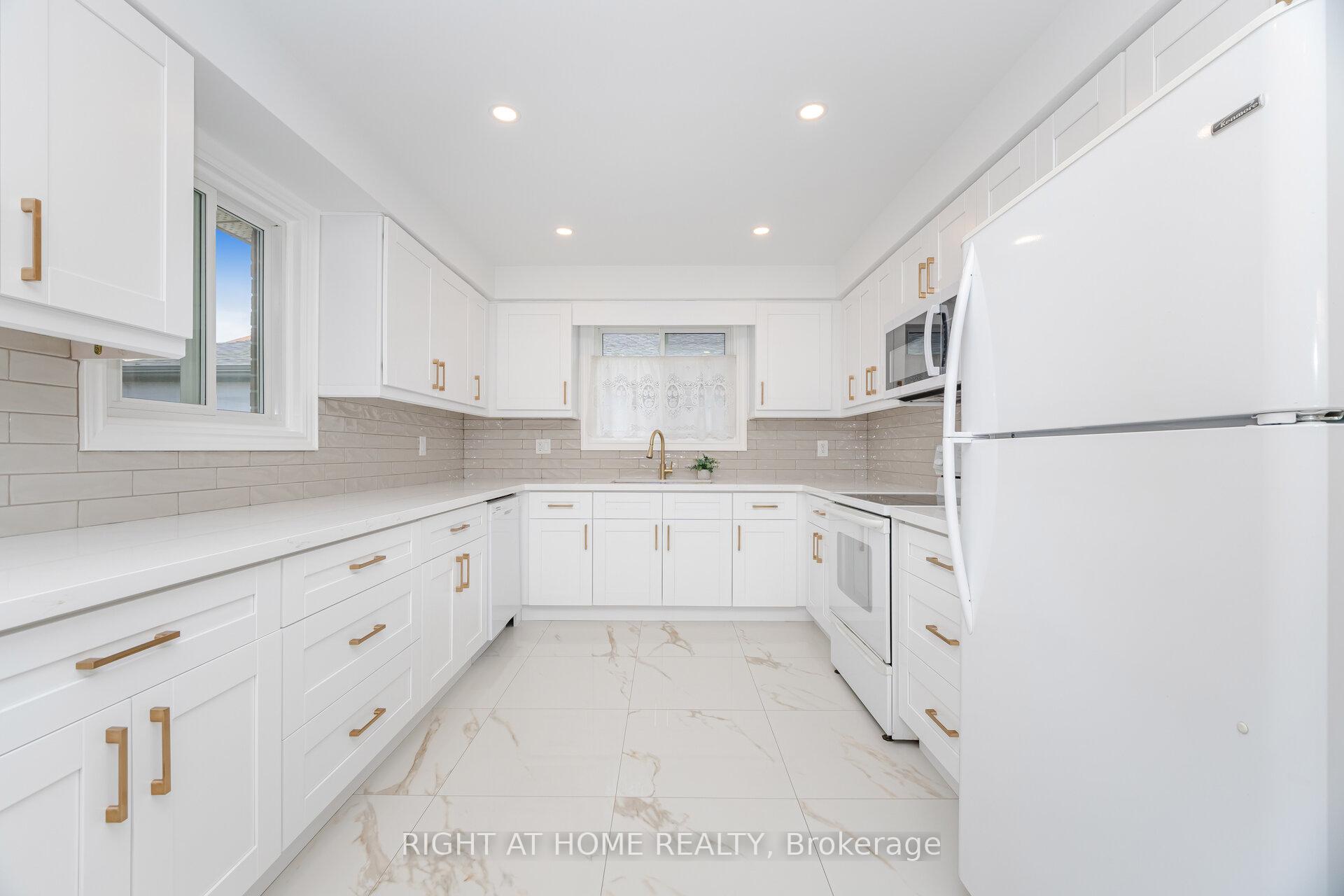 Photo 5 of Unit Main, 1286 Old Orchard Avenue, Pickering, Bay Ridges — HOMEH
